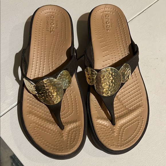 CROCS Shoes - Crocs Women's Brown and Gold Sandals size 6 vacation, summer, beach
